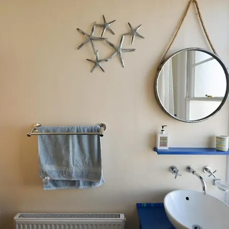 Outstanding 3 Bedroom House In Montpelier Bristol