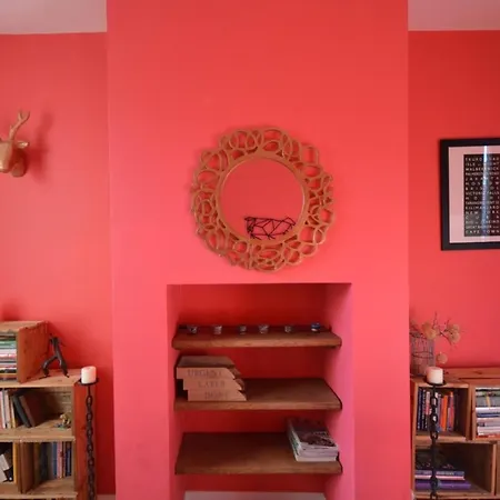 Outstanding 3 Bedroom House In Montpelier 布里斯托